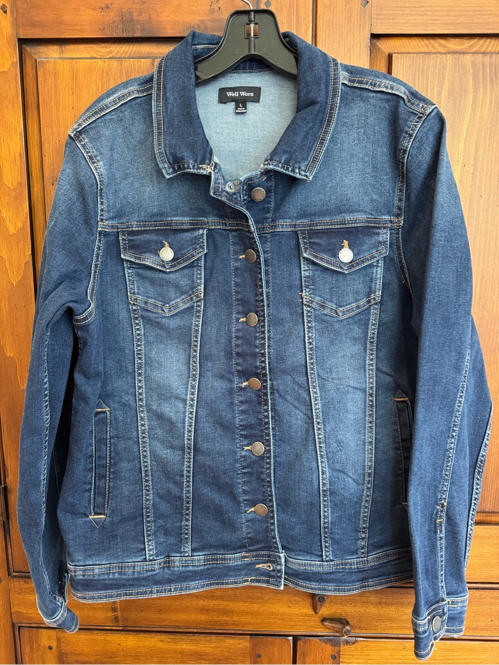 Well Worn Ladies Size Large Worn Blue Denim Trucker Jean Jacket ‘Amalia’. NWOT